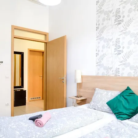 Apartamento Gozsdu Haven Gem 3br W Nightlife Nearby