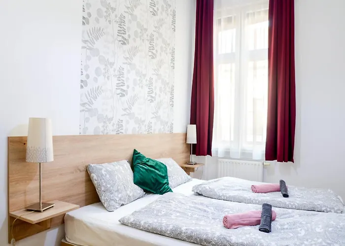 Gozsdu Haven Gem 3br W Nightlife Nearby Apartamento *