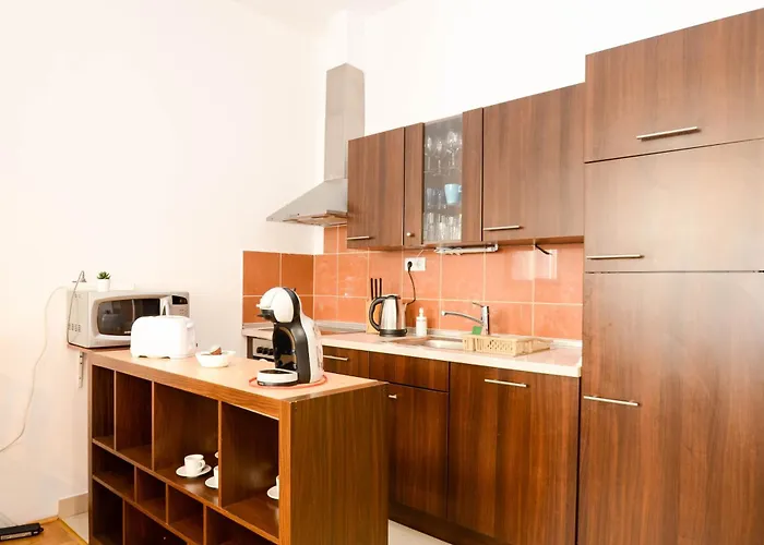 Apartamento Gozsdu Haven Gem 3br W Nightlife Nearby Budapeste