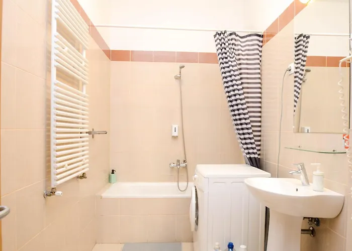 Gozsdu Haven Gem 3br W Nightlife Nearby Budapeste
