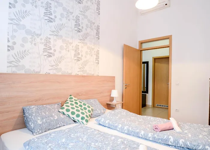 Apartamento Gozsdu Haven Gem 3br W Nightlife Nearby